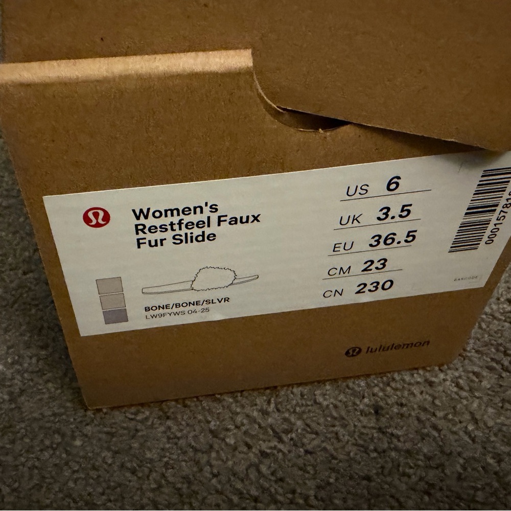lululemon restfeel faux fur slide - NIB - Picture 10 of 12